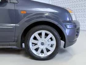 Ford Fusion (2011) thumbnail 12