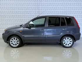 Ford Fusion (2011) thumbnail 5