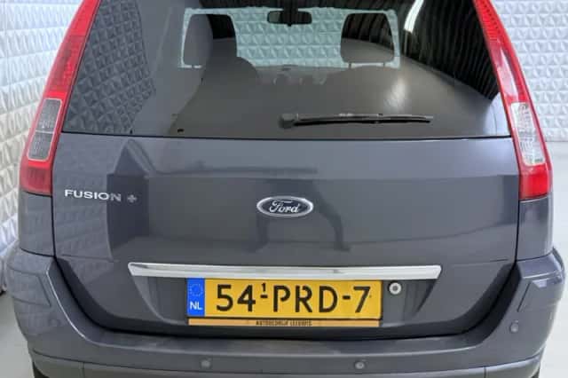 Ford Fusion (2011) thumbnail 6