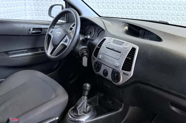 Hyundai i20 (2011) thumbnail 2