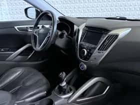 Hyundai Veloster (2011) thumbnail 3