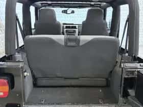 Jeep Wrangler (2005) thumbnail 28
