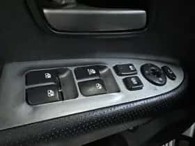 Kia Carens (2008) thumbnail 18