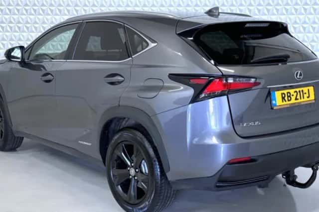 Lexus NX (2017) thumbnail 4