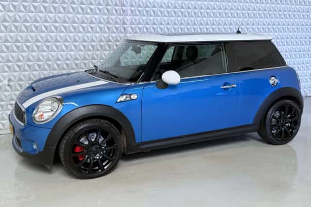 MINI  (2006) thumbnail 4