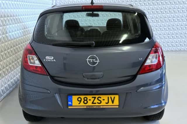 Opel Corsa (2008) thumbnail 6