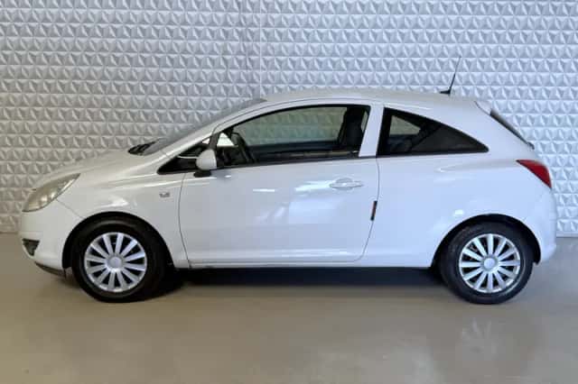 Opel Corsa (2008) thumbnail 5