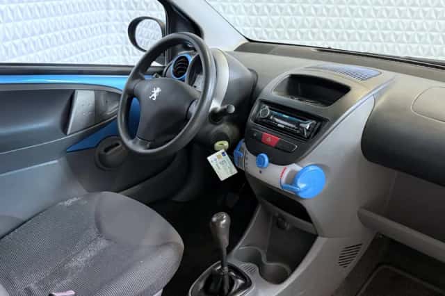 Peugeot 107 (2006) thumbnail 2