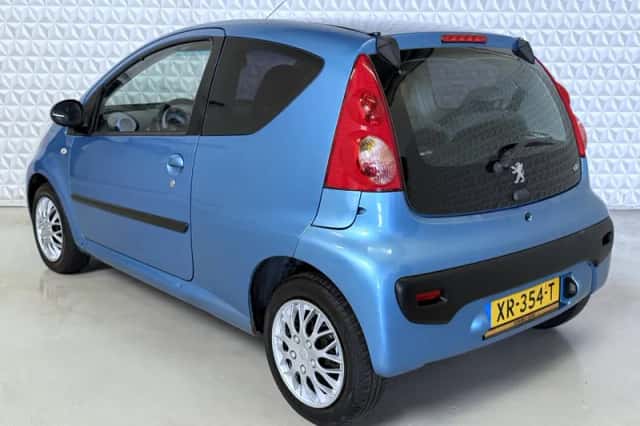 Peugeot 107 (2006) thumbnail 3