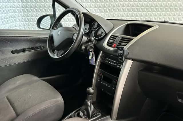 Peugeot 207 (2009) thumbnail 2