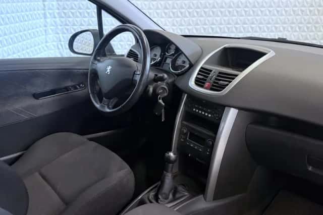 Peugeot 207 (2008) thumbnail 2