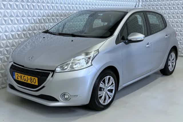Peugeot 208 (2013) thumbnail 1