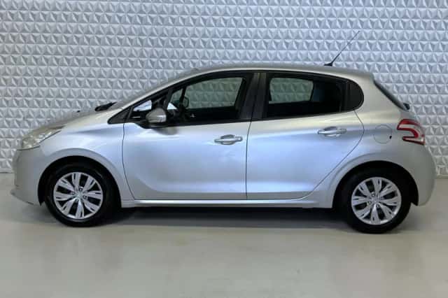 Peugeot 208 (2013) thumbnail 5