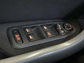 Peugeot 308 (2011) thumbnail 17