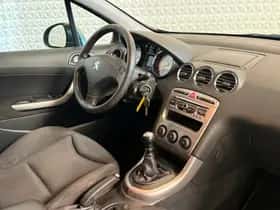 Peugeot 308 (2012) thumbnail 2