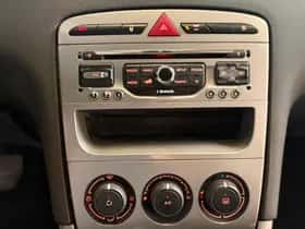 Peugeot 308 (2012) thumbnail 14
