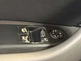 Peugeot 308 (2012) thumbnail 18