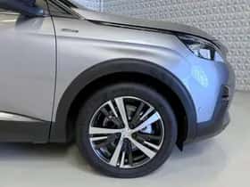 Peugeot 5008 (2018) thumbnail 14