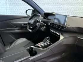 Peugeot 5008 (2018) thumbnail 17