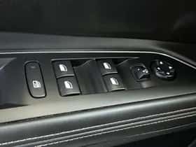Peugeot 5008 (2018) thumbnail 24