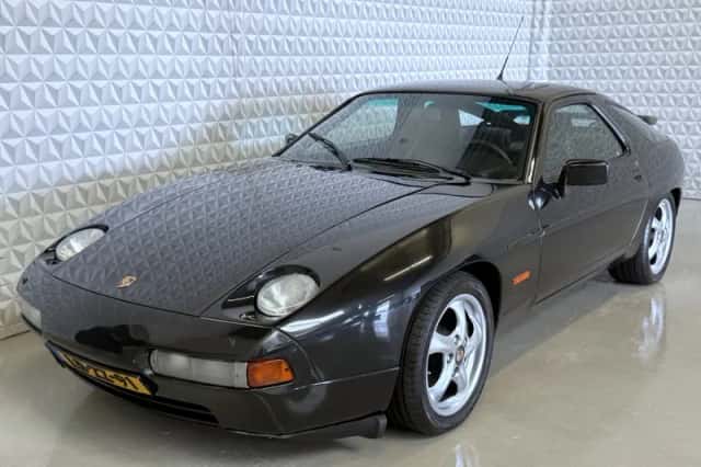 Porsche 928 (1989) thumbnail 1