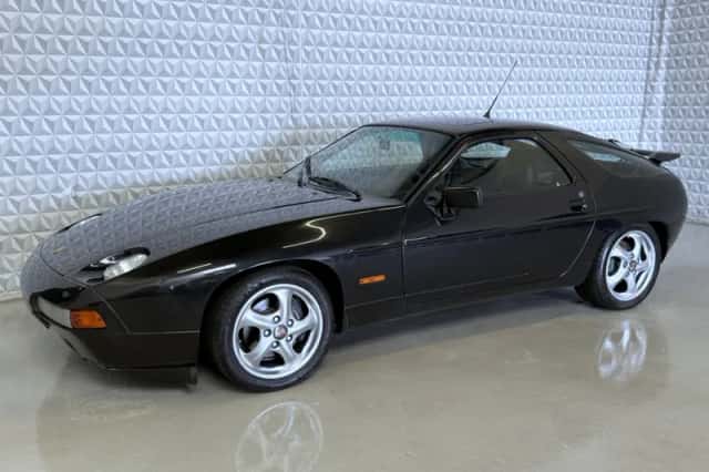 Porsche 928 (1989) thumbnail 4