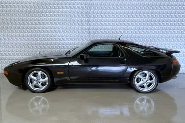 Porsche 928 (1989) thumbnail 5