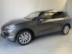 Porsche Cayenne (2011) thumbnail 4