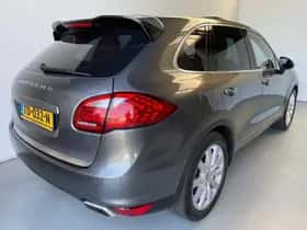 Porsche Cayenne (2011) thumbnail 7