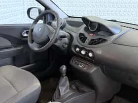 Renault Twingo (2011) thumbnail 3