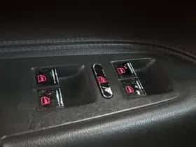 Volkswagen Touareg (2004) thumbnail 20