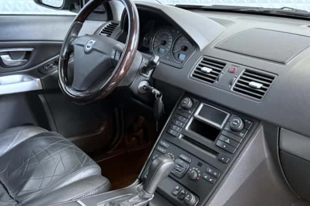 Volvo XC90 (2004) thumbnail 3