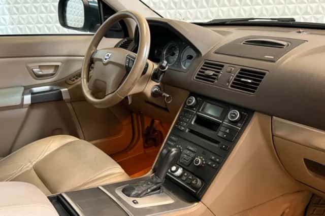Volvo XC90 (2008) thumbnail 2