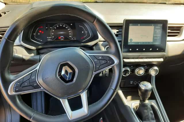 Renault Captur (2021) thumbnail 6