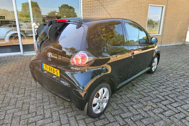 Toyota Aygo (2012) thumbnail 4