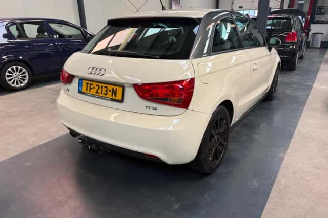 Audi A1 (2012) thumbnail 3