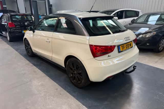 Audi A1 (2012) thumbnail 4