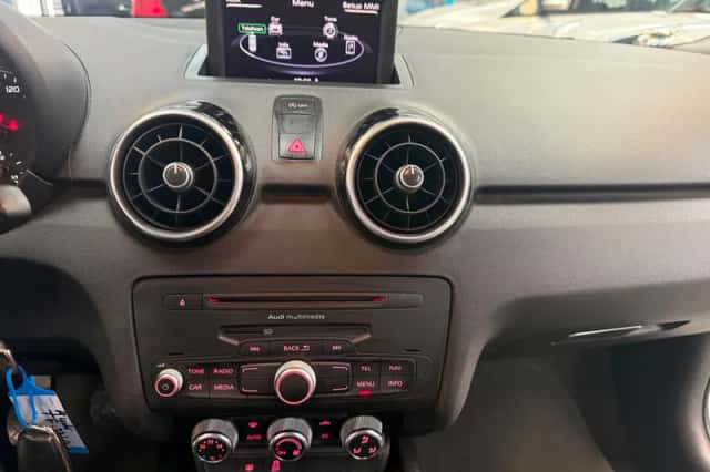 Audi A1 (2012) thumbnail 5