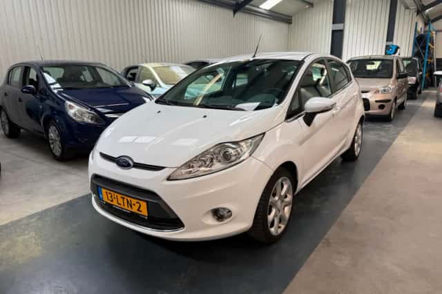 Ford Fiesta (2010) thumbnail 1