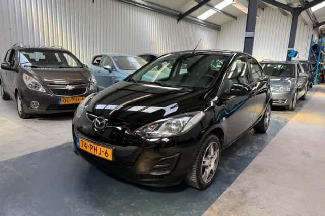 Mazda 2 (2011) thumbnail 1