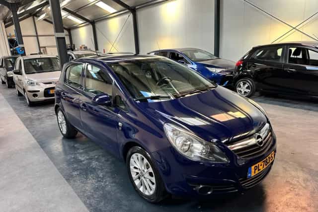 Opel Corsa (2010) thumbnail 2