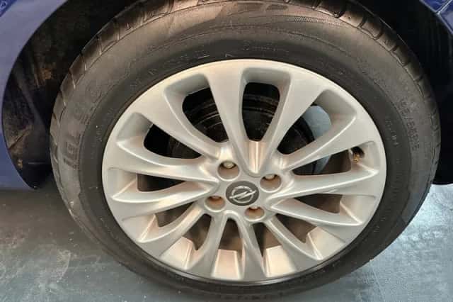 Opel Corsa (2010) thumbnail 6