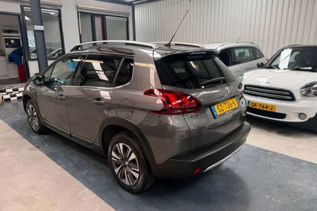 Peugeot 2008 (2018) thumbnail 4