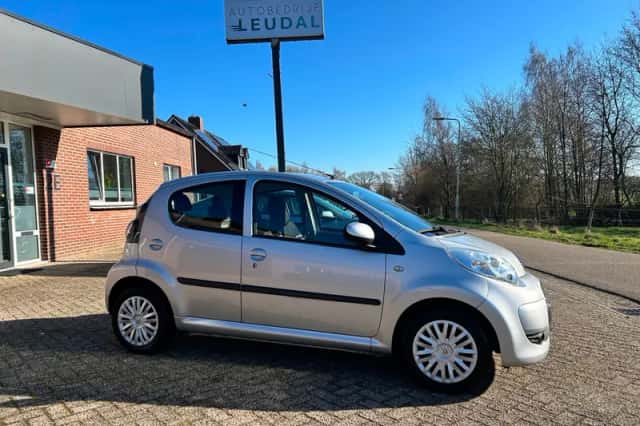 Citroën C1 (2012) thumbnail 2
