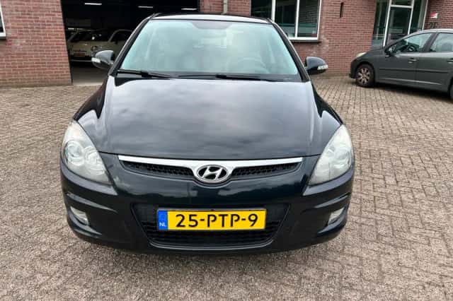 Hyundai i30 (2011) thumbnail 2