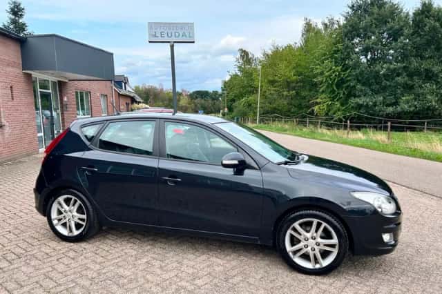 Hyundai i30 (2011) thumbnail 4