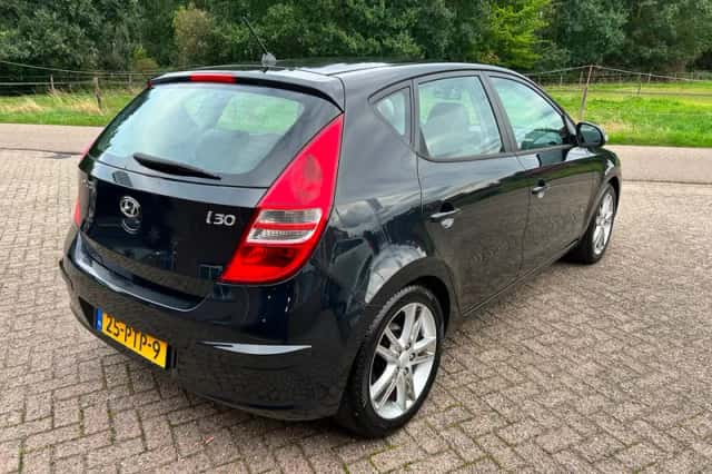 Hyundai i30 (2011) thumbnail 5