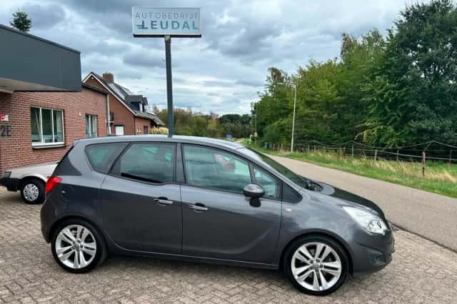 Opel Meriva (2012) thumbnail 4