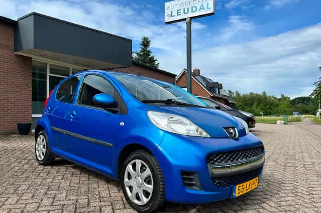 Peugeot 107 (2010) thumbnail 3