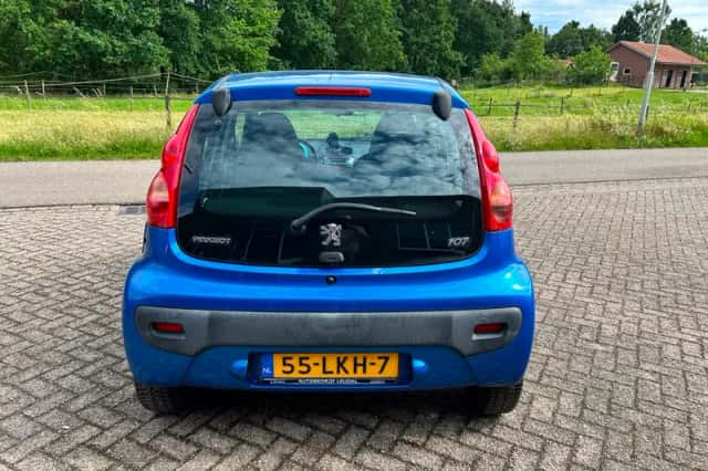 Peugeot 107 (2010) thumbnail 6